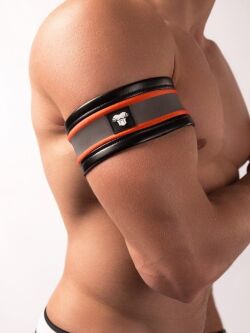 �������� / �������� �� ������ "Youngero - Neon Maskulo Spandex Biceps Band Neon Orange" 