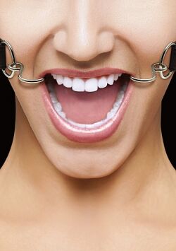 ����-����������� "Ouch! - Hook Gag With Leather Straps" 